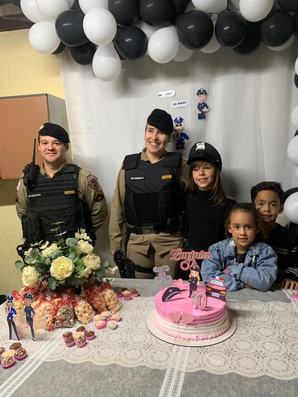Polícia Militar visita criança na comemoração do seu aniversário